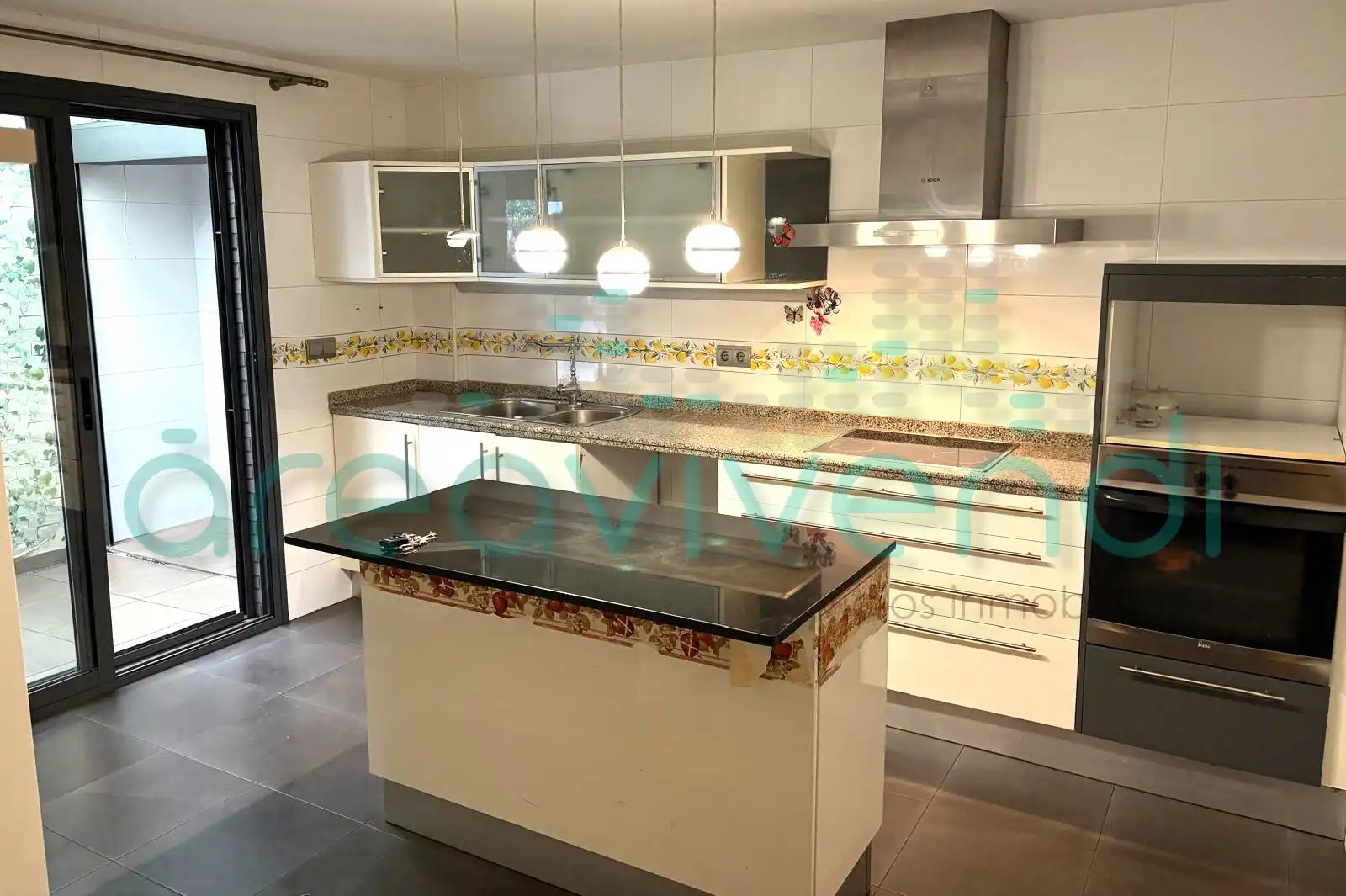 Cocina de Casa adosada en venta en Castellón de la Plana / Castelló de la Plana con Aire acondicionado, Calefacción y Jardín privado