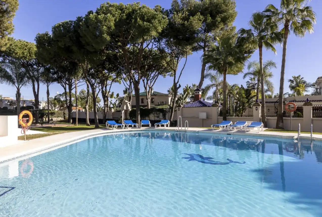 Piscina de Planta baixa en venda en Marbella amb Aire condicionat, Terrassa i Piscina