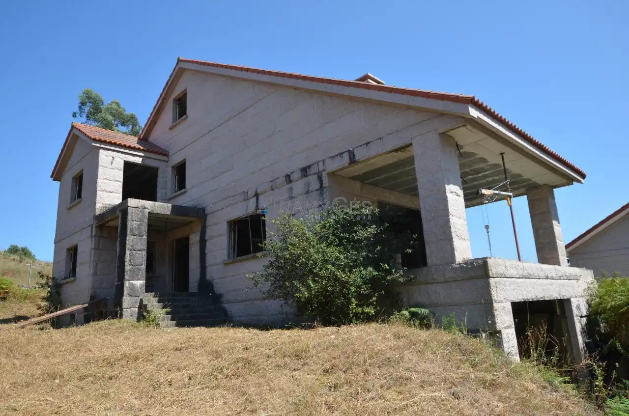 Vista exterior de Casa o xalet en venda en Redondela amb Jardí privat, Terrassa i Traster