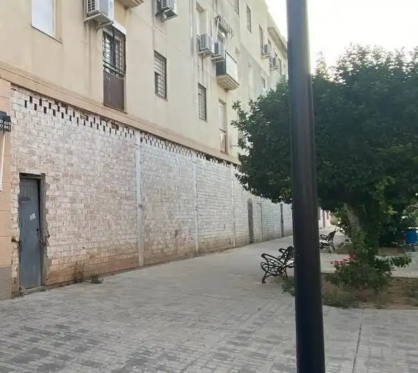 Vista exterior de Local en venta en La Algaba