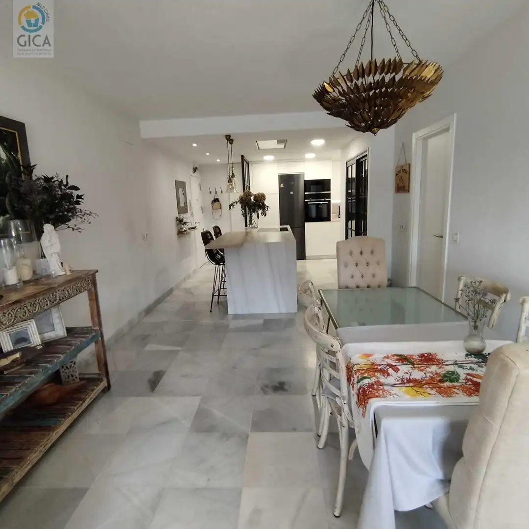 Kitchen of Flat for sale in Algeciras  with Storage room