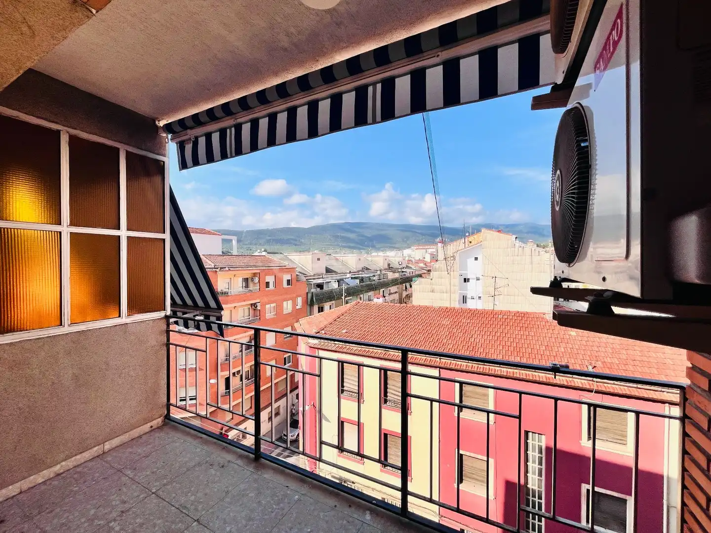 Vista exterior de Pis en venda en Alcoy / Alcoi amb Aire condicionat, Traster i Moblat