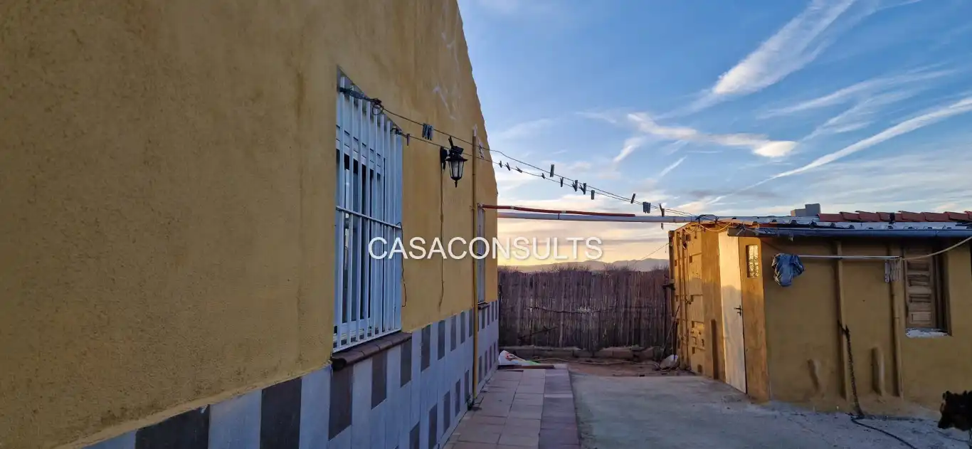Vista exterior de Finca rústica en venda en Vilafamés amb Jardí privat, Terrassa i Traster