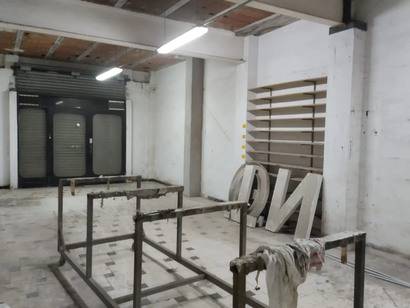 Nau industrial de lloguer en Figueres