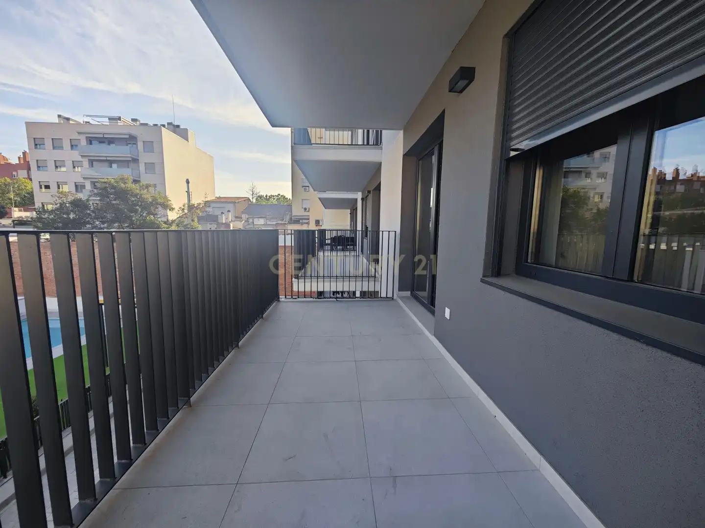 Terrassa de Apartament en venda en Sabadell amb Aire condicionat, Jardí privat i Piscina