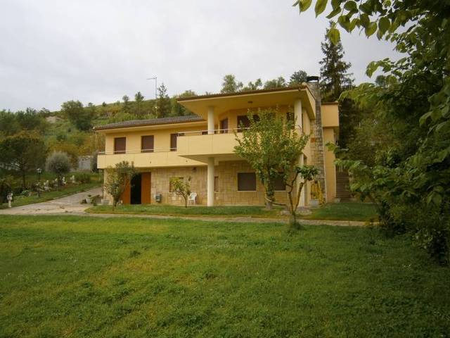 Casa-chalet en Venta en Área Rural