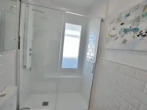Baño de Piso de alquiler en Ronda con Aire acondicionado, Calefacción y Amueblado