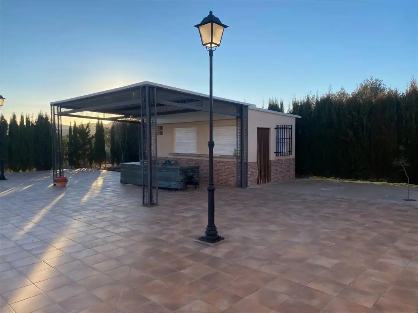 Terrassa de Casa o xalet en venda en Fernán Caballero amb Aire condicionat, Piscina i Balcó