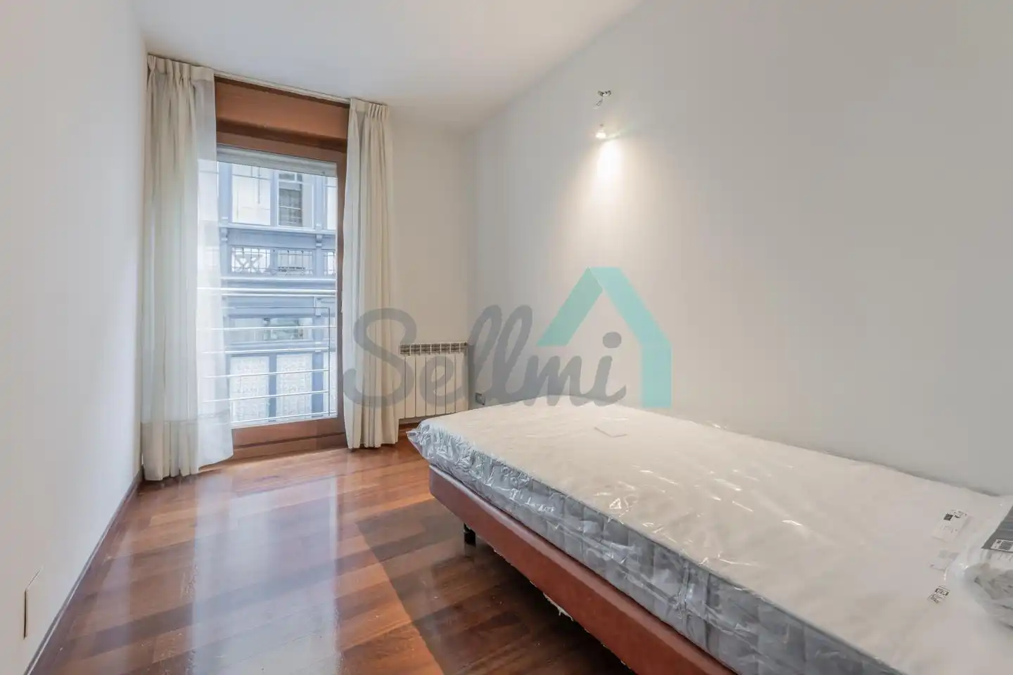 Schlafzimmer von Wohnung zur untervermieten in Oviedo  mit Heizung, Parkett und Möbliert