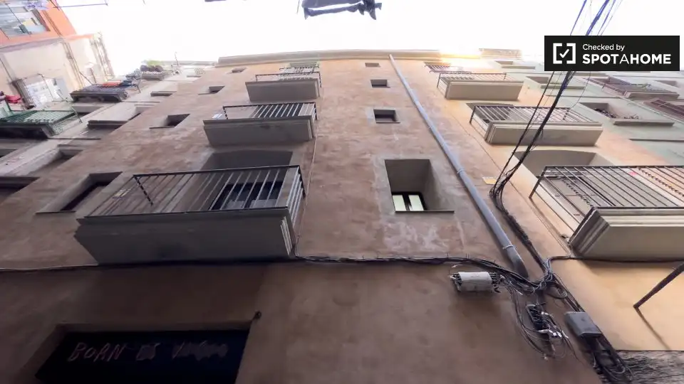 Room in Sant Pere, Sta. Caterina i la Ribera