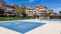 Vista exterior de Planta baixa en venda en Pozuelo de Alarcón amb Aire condicionat, Calefacció i Jardí privat