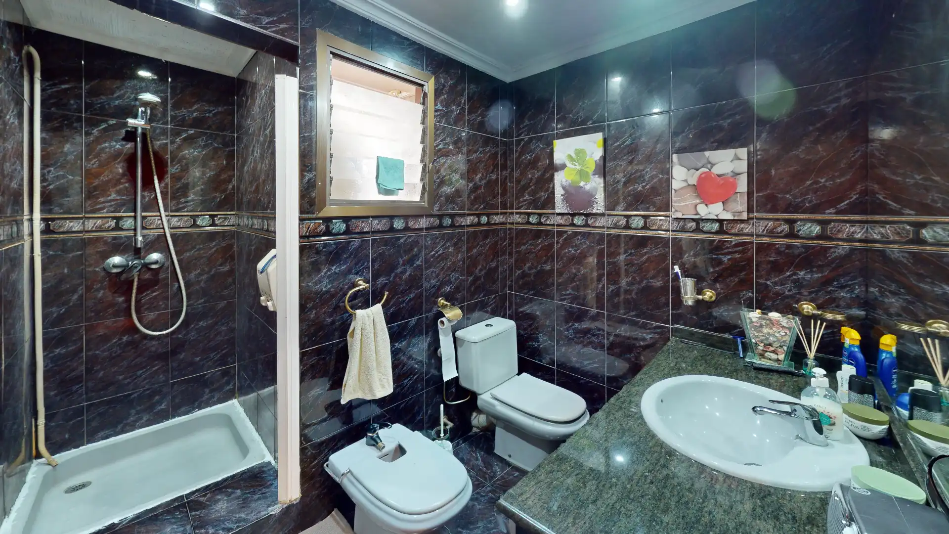 Baño de Piso en venta en Elche / Elx con Aire acondicionado, Amueblado y Horno