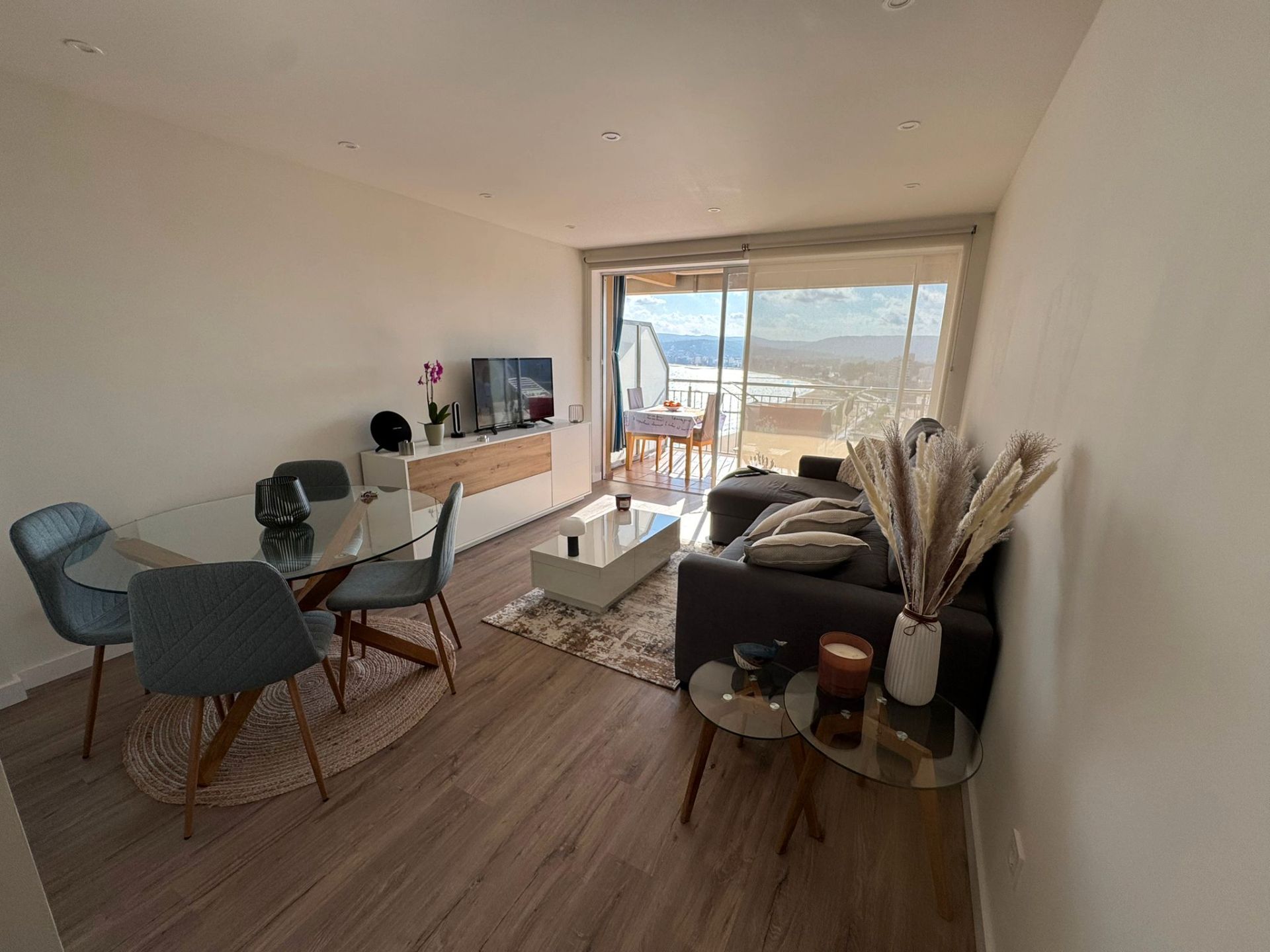 Living room of Apartment to rent in Palamós  with Air Conditioner, Furnished and Oven