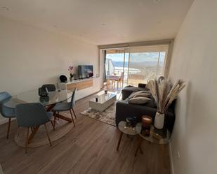 Sala d'estar de Apartament de lloguer en Palamós amb Aire condicionat, Moblat i Forn