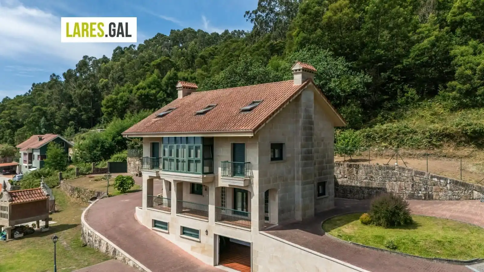 Außenansicht von Haus oder Chalet zum Verkauf in Cangas  mit Heizung, Terrasse und Möbliert