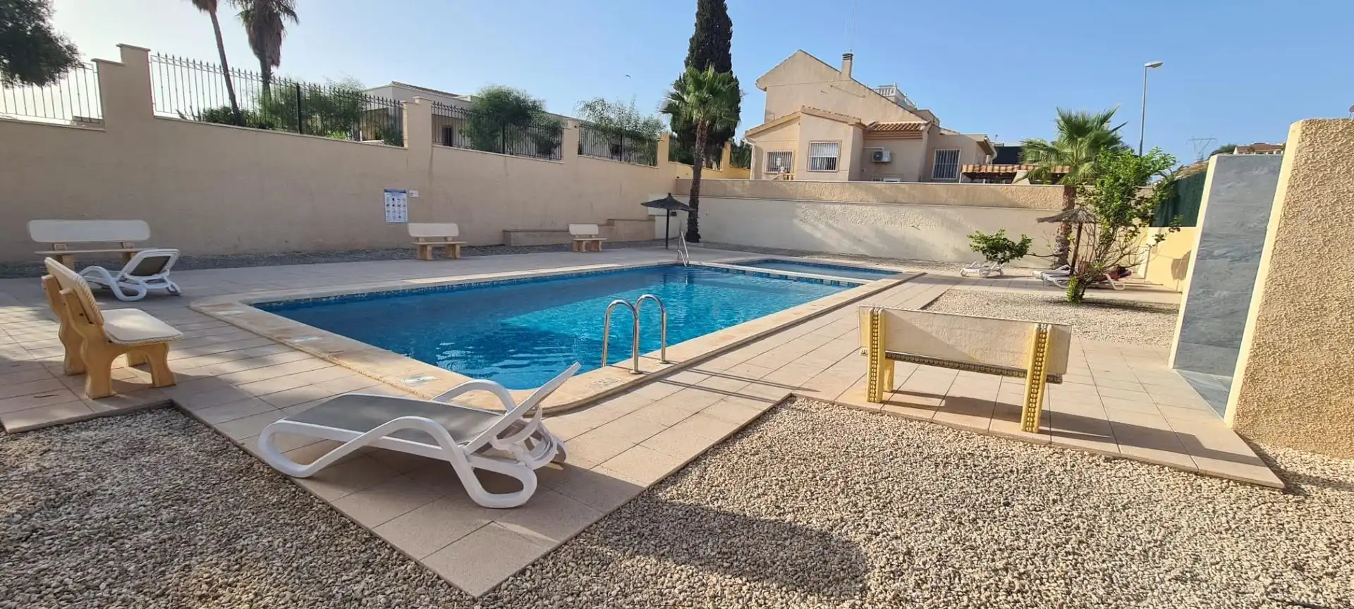 Piscina de Casa adosada en venda en Ciudad Quesada