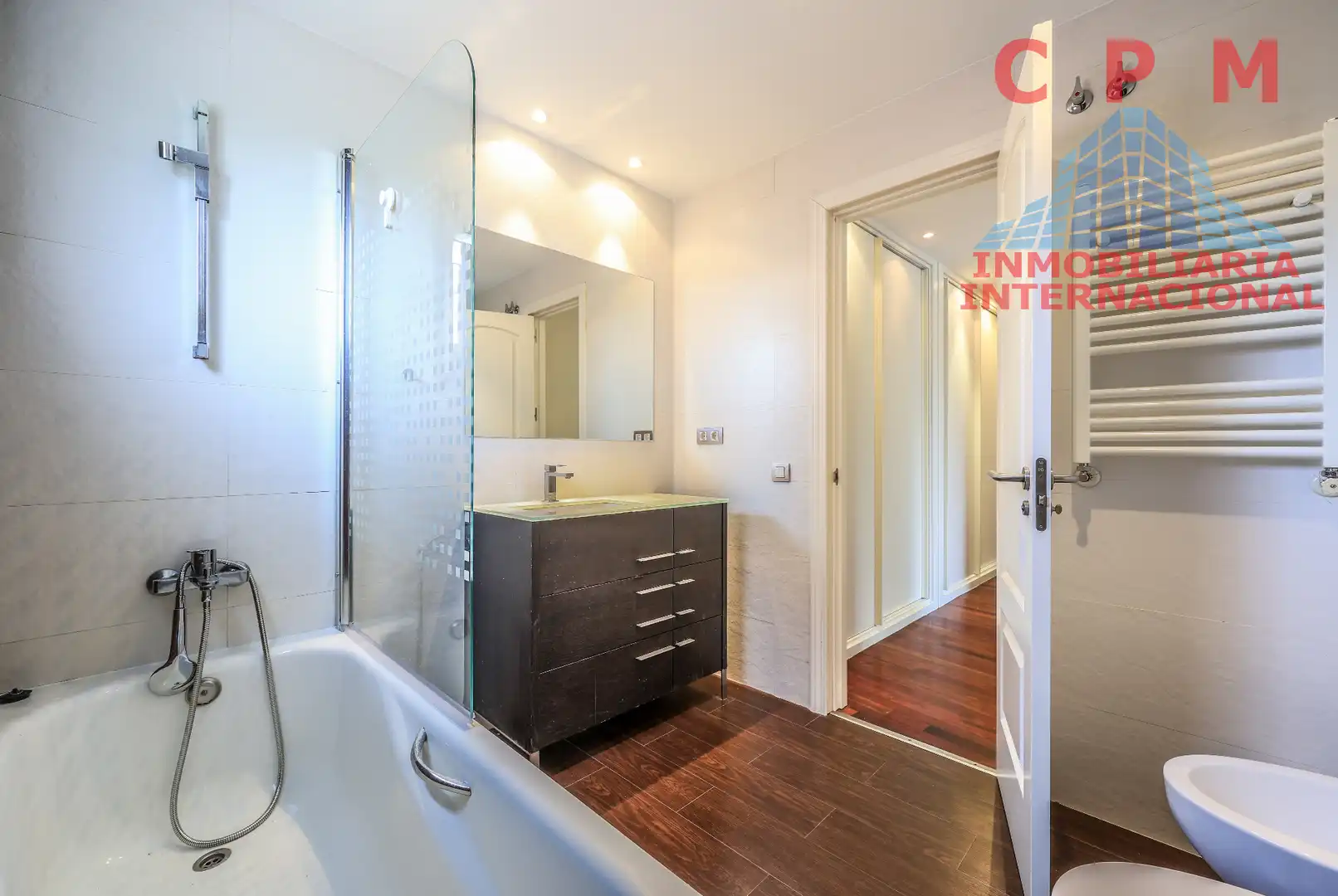 Baño de Piso de alquiler en Madrid con Aire acondicionado, Calefacción y Trastero