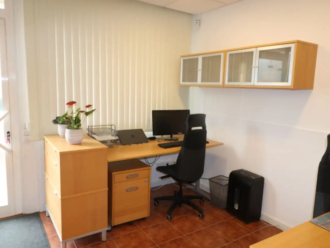 Büro zur Miete in Parets del Vallès mit Klimaanlage, Heizung und Möbliert