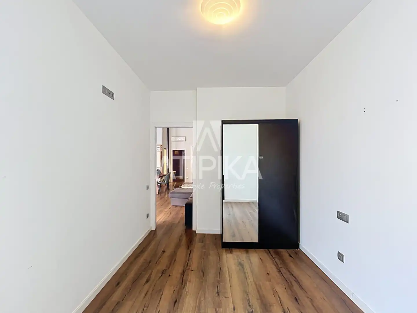 Bedroom of Attic for rent in Barcelona  with Air Conditioner, Parquet flooring and Terrace