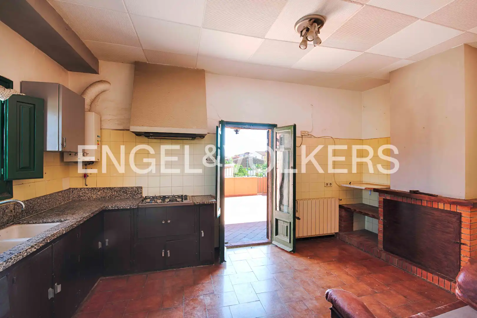 Cocina de Casa adosada en venta en Garriguella con Calefacción, Jardín privado y Terraza