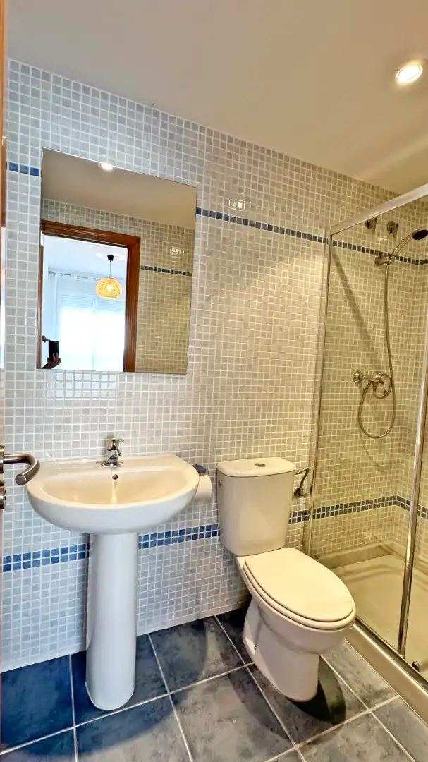 Bany de Apartament de lloguer en Gandia amb Aire condicionat, Calefacció i Terrassa
