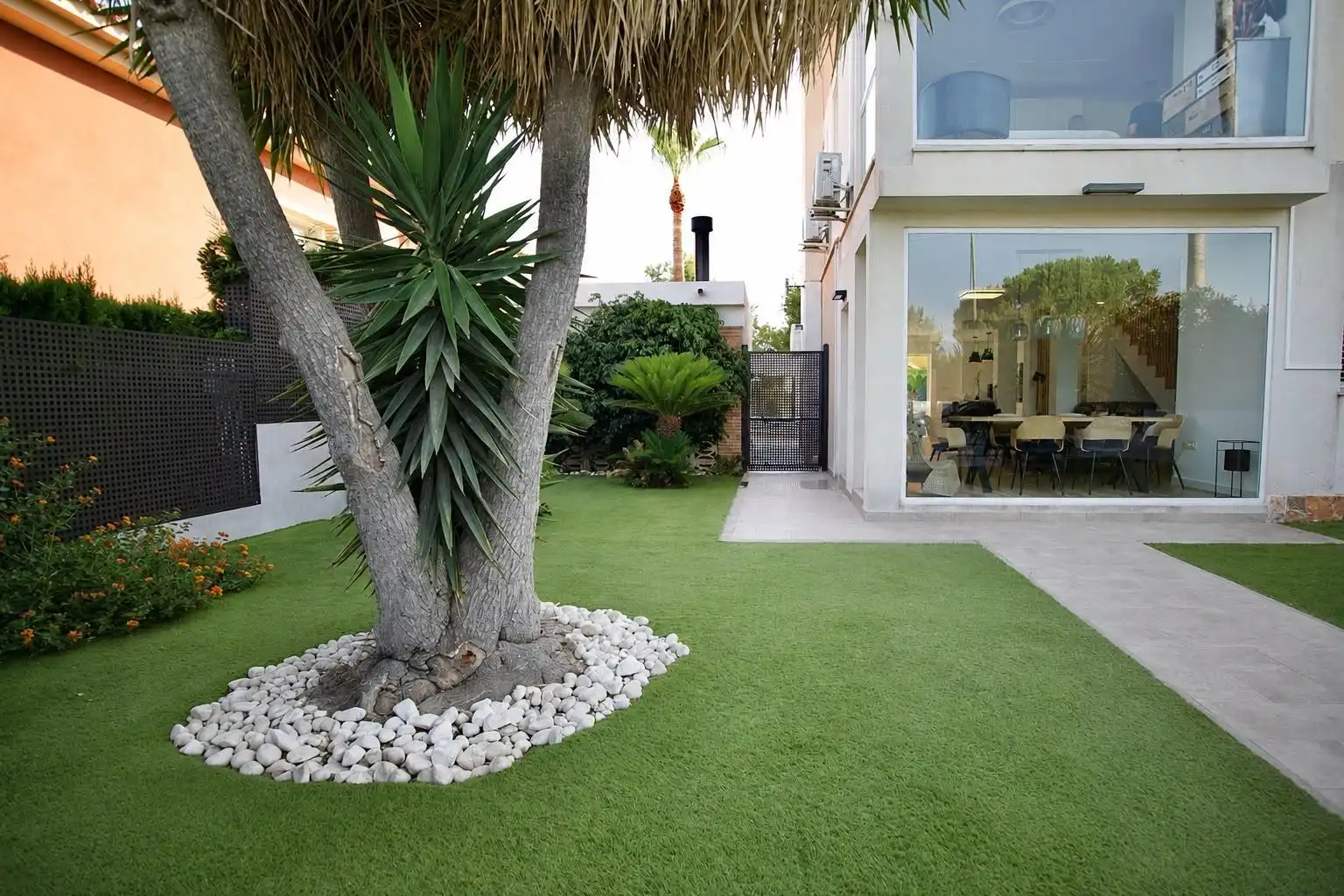 Terrace of Detached homes for sale in Monforte del Cid  with Air Conditioner, Private garden and Parquet flooring