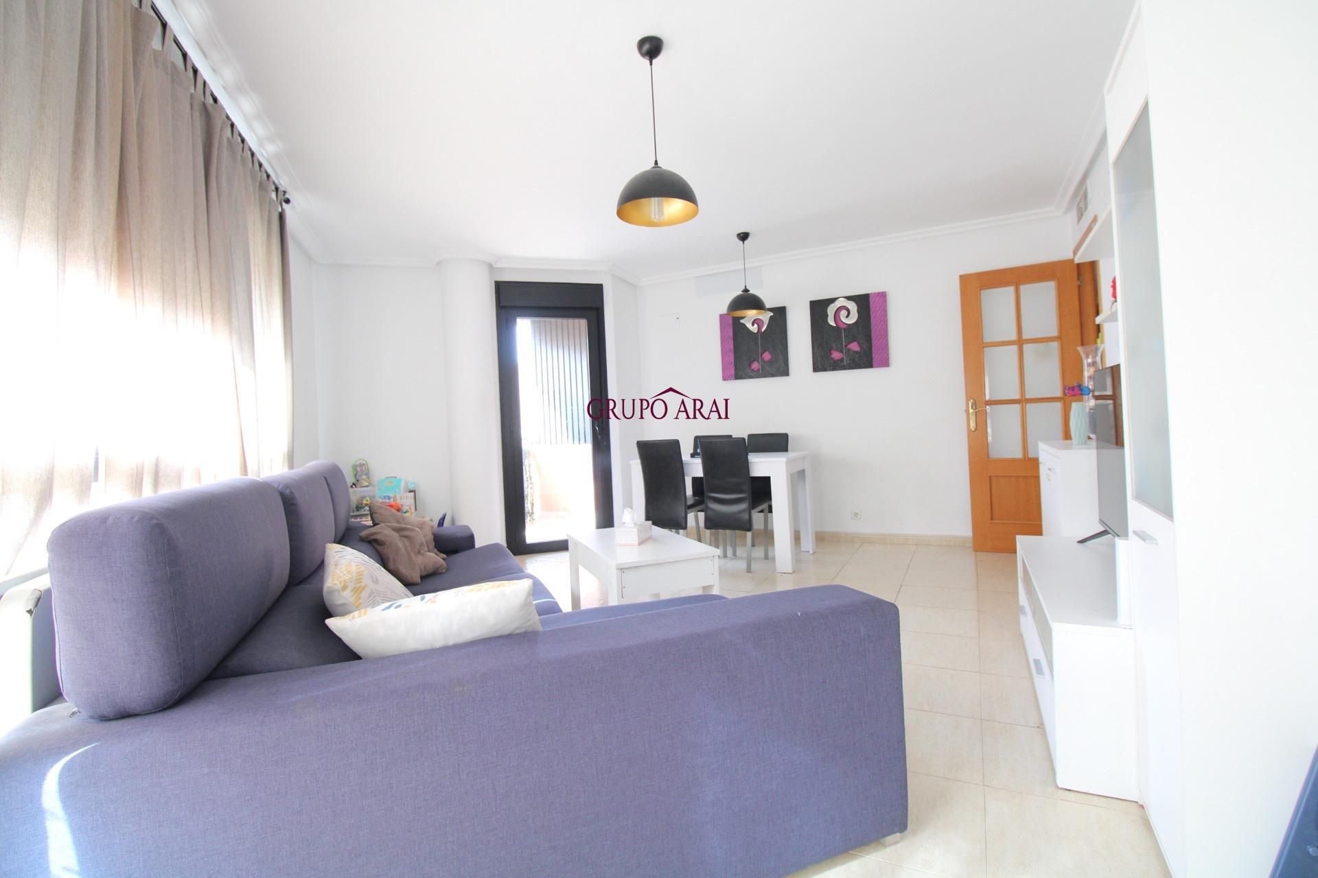 Sala d'estar de Pis en venda en Alicante / Alacant amb Calefacció, Jardí privat i Terrassa