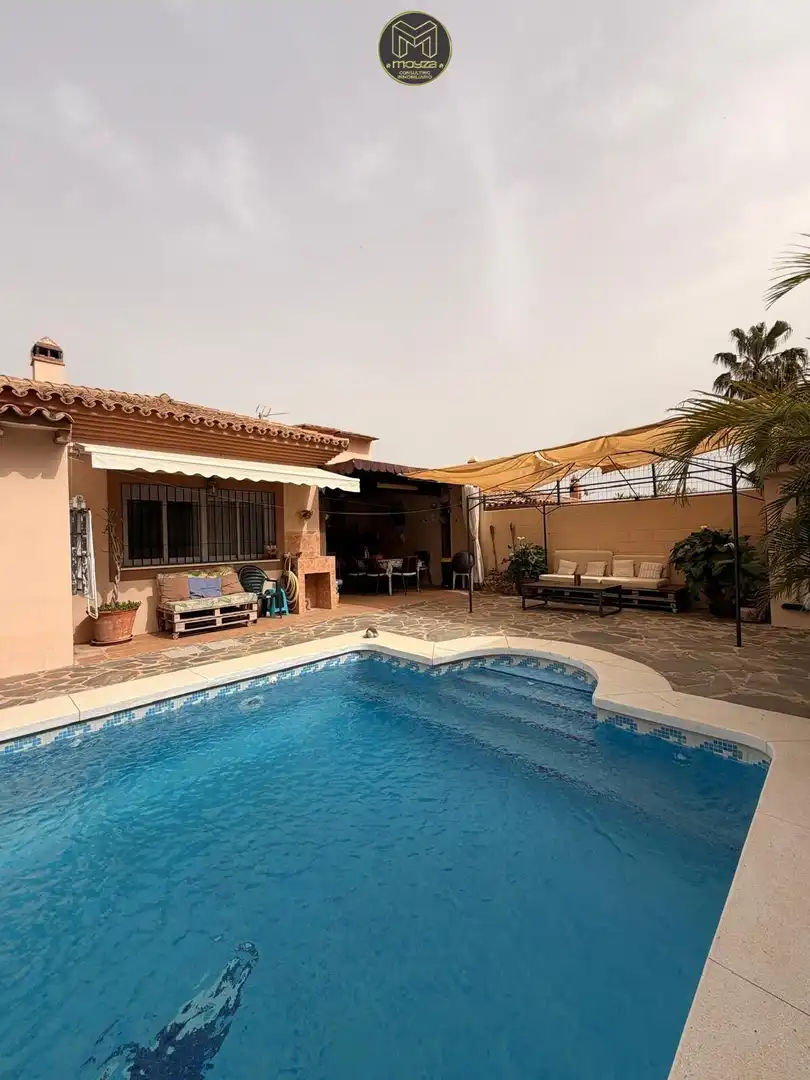 Casa con piscina in vendita a Pizarra, imagen 2