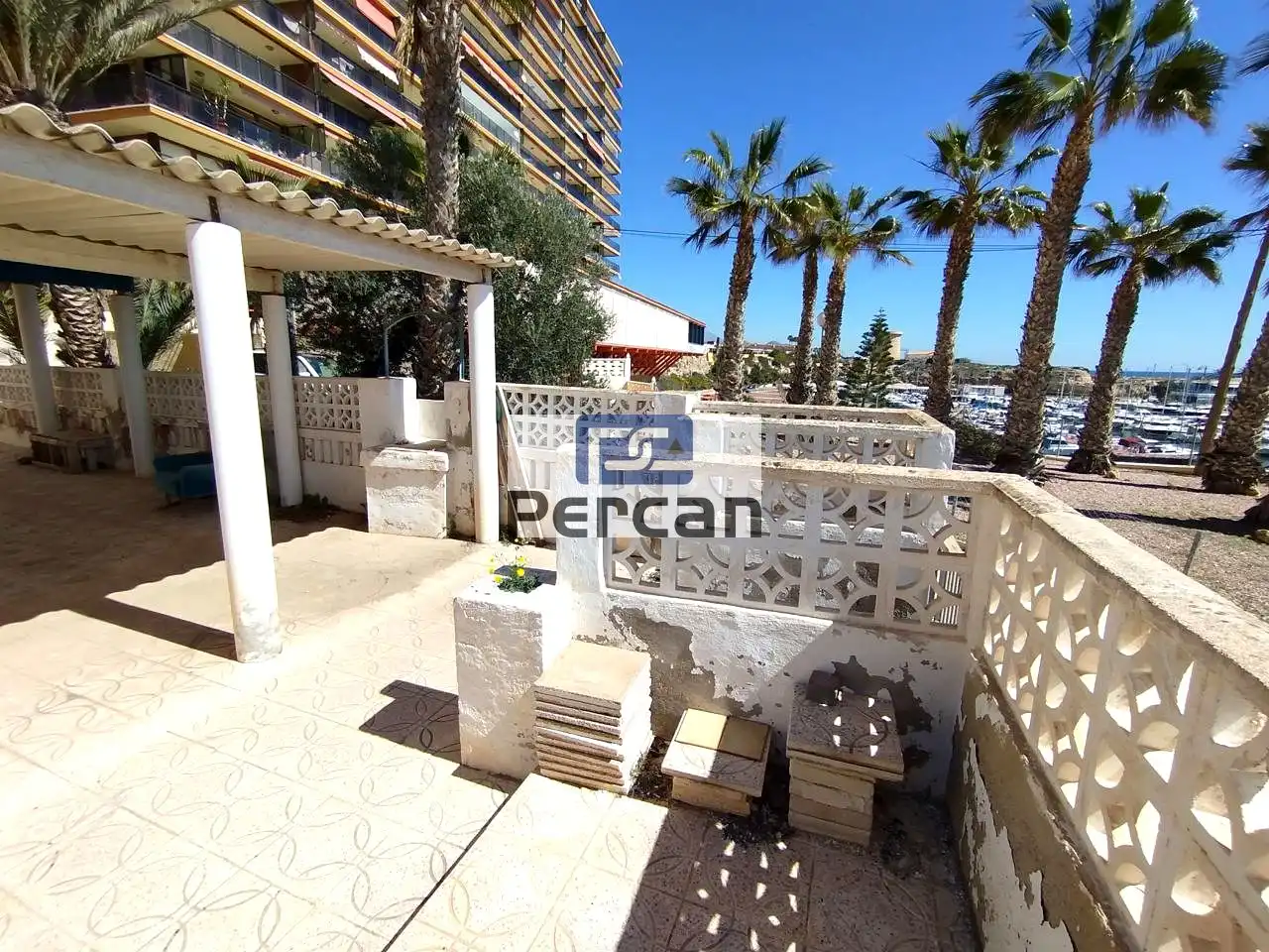 Vista exterior de Residencial en venta en El Campello