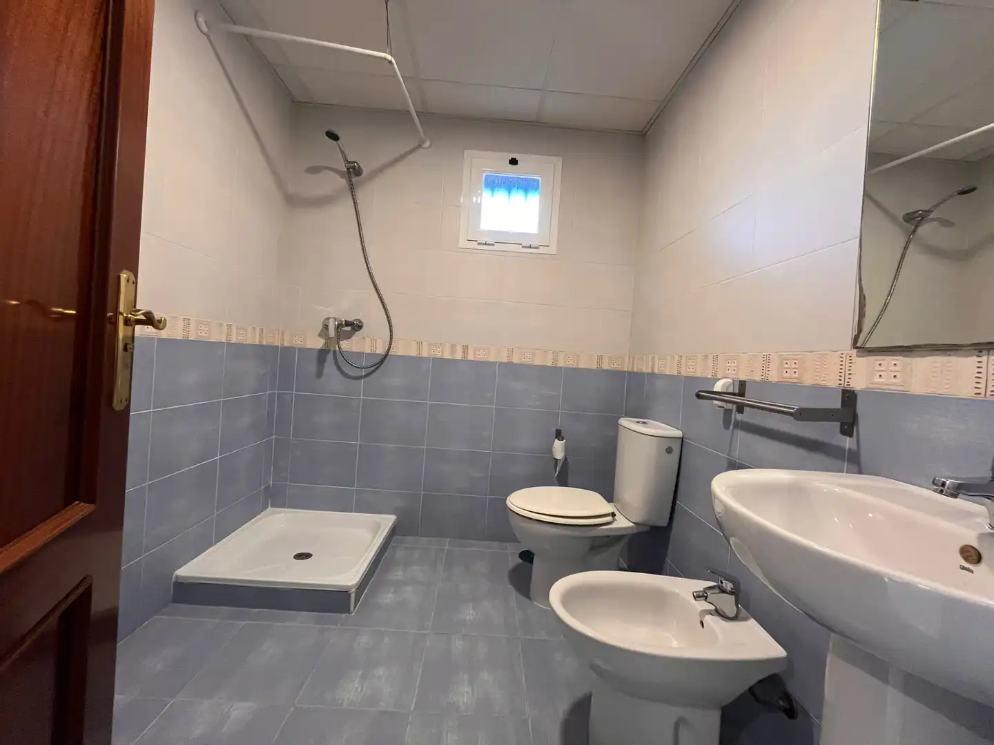 Casa aparellada amb piscina en venda a Colegio Europa, imagen 9