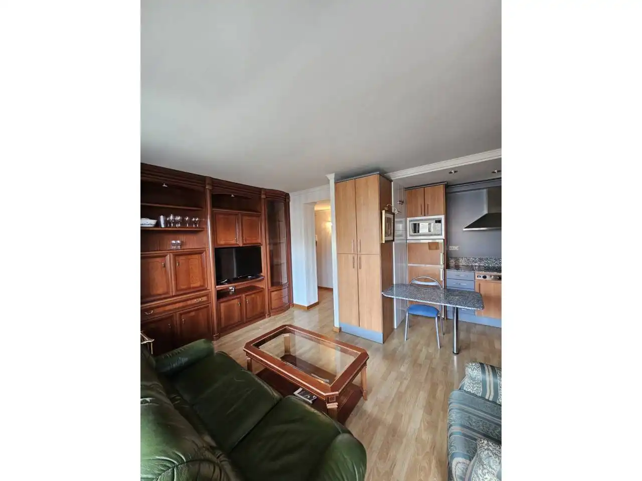 Sala d'estar de Apartament de lloguer en Manresa amb Aire condicionat, Parquet i Moblat