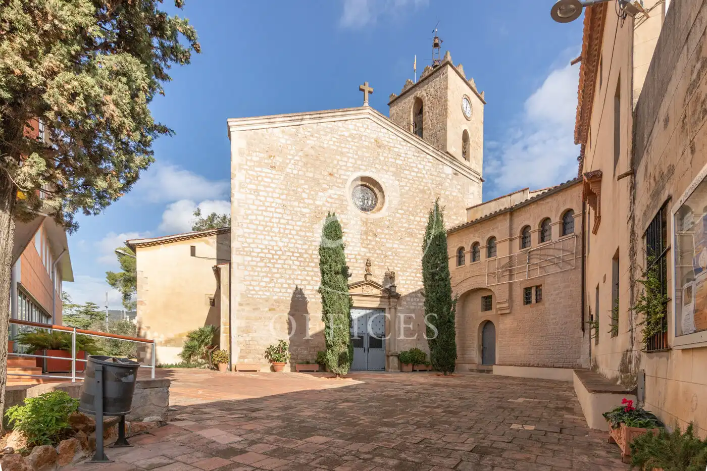 Vista exterior de Oficina de alquiler en Esplugues de Llobregat con Calefacción