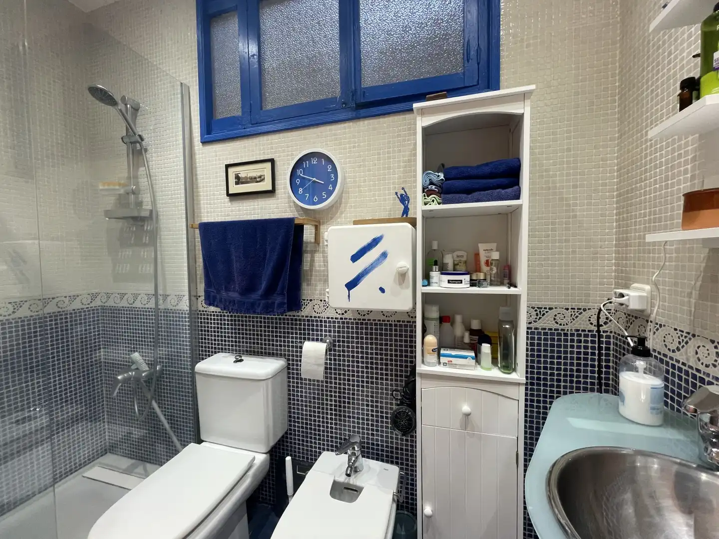 Bathroom of Flat for sale in Girona  with Heating, Furnished and Balcony