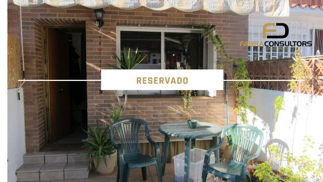 Casa adosada en Venta en Calle BERNAT MARTORELL en El Besós i el Maresme