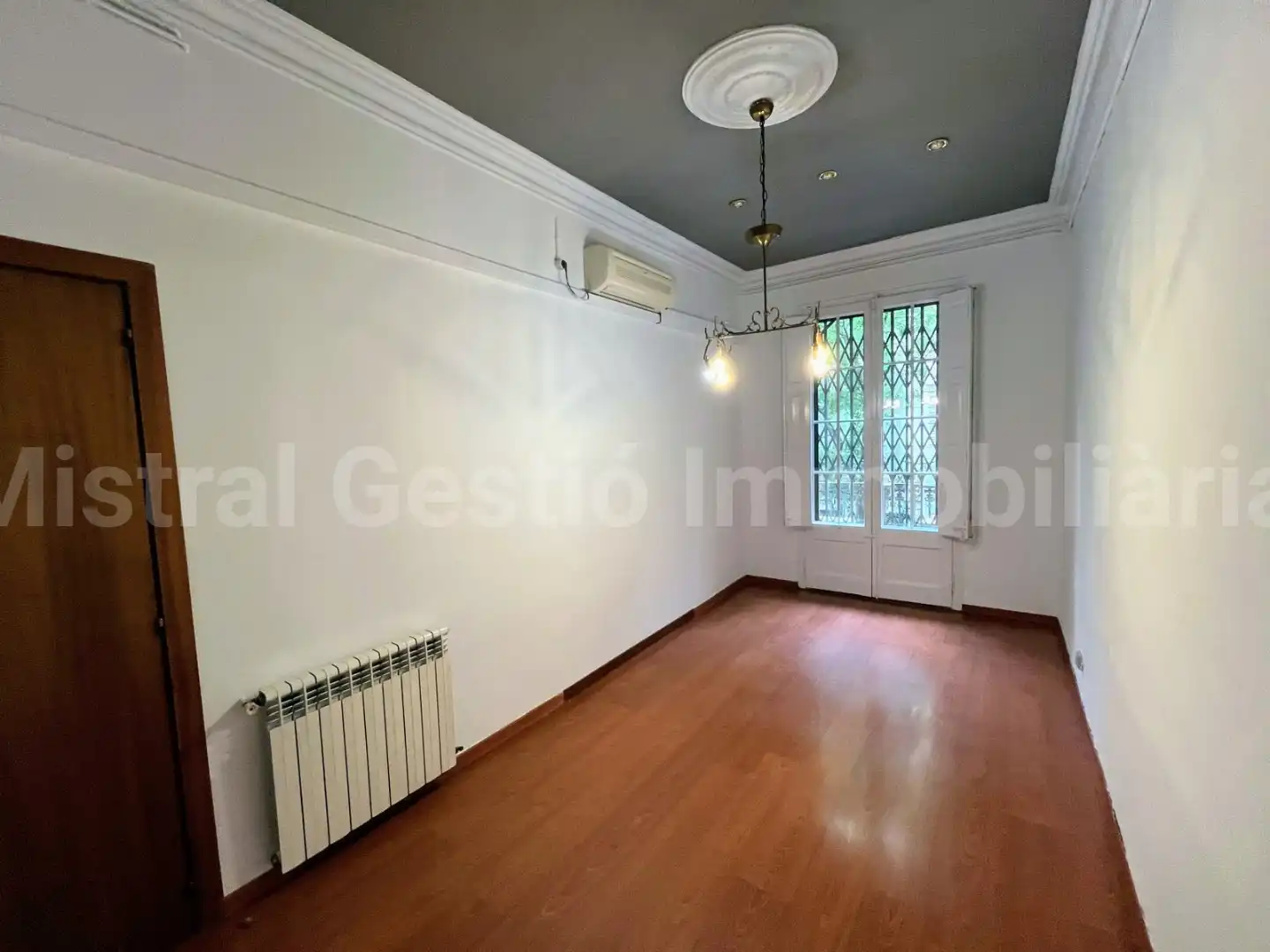 Sala de estar de Piso de alquiler en Barcelona con Aire acondicionado, Calefacción y Parquet