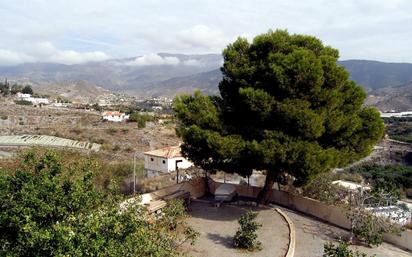 Vista exterior de Casa o xalet en venda en Motril amb Aire condicionat, Calefacció i Jardí privat