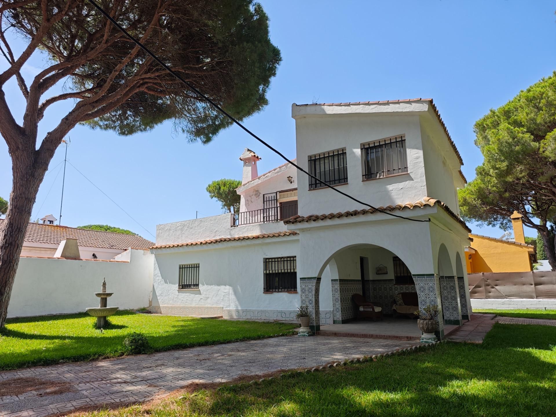 Exterior view of House or chalet for sale in Chiclana de la Frontera  with Private garden, Terrace and Storage room