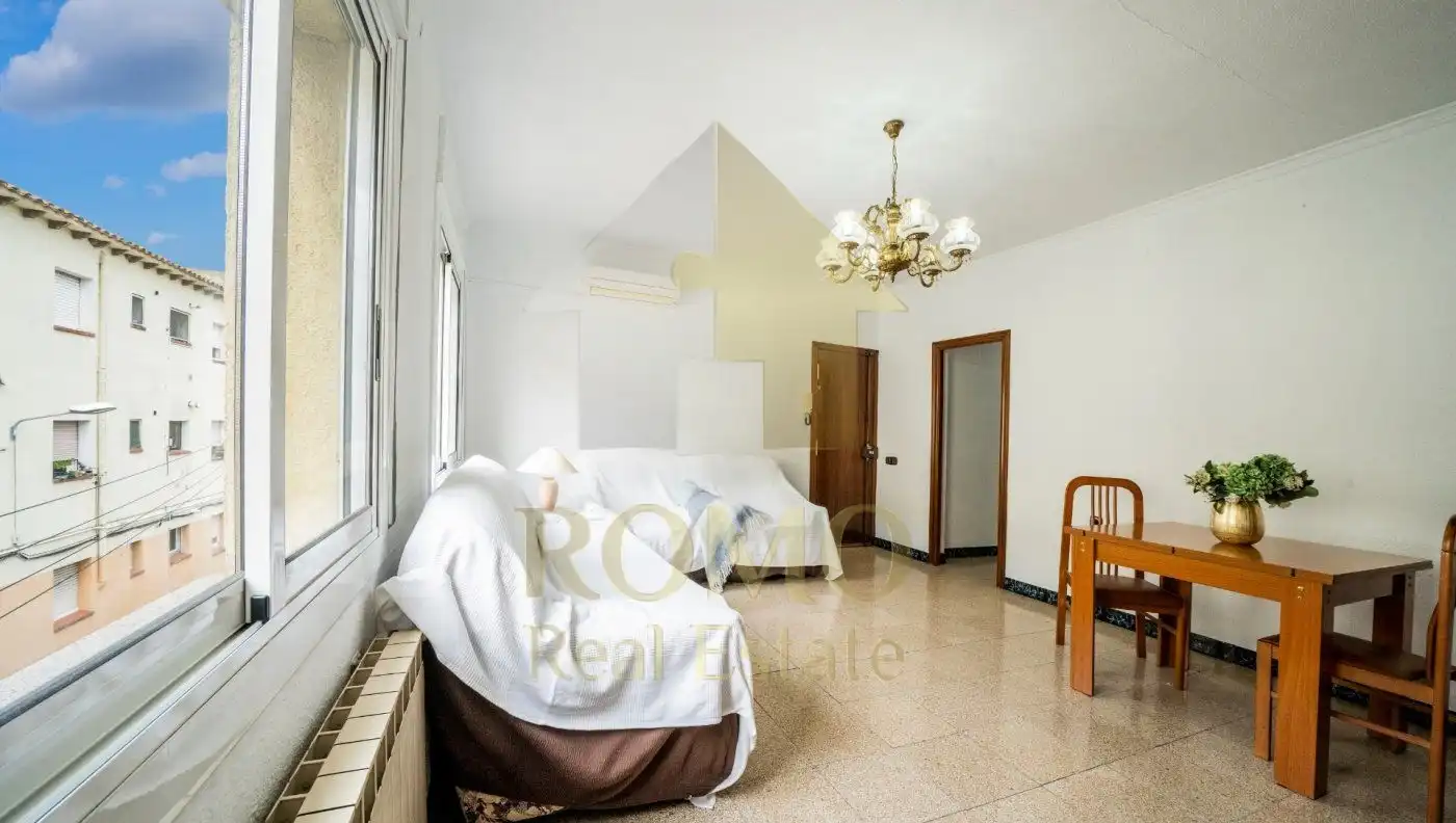 Sala de estar de Edificio en venta en Santa Perpètua de Mogoda
