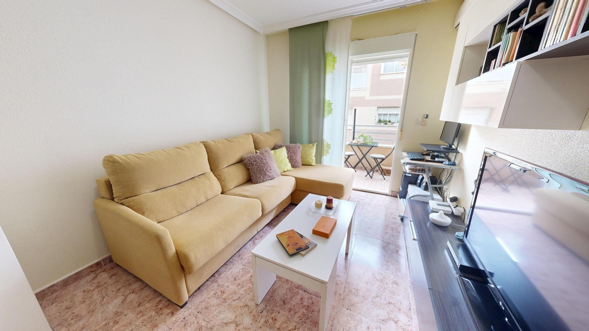 Sala d'estar de Apartament en venda en Torrevieja amb Aire condicionat, Calefacció i Balcó