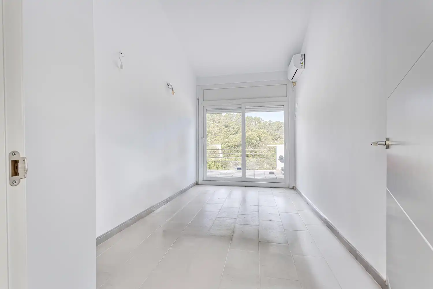 Sala de estar de Casa o chalet en venta en Canyelles con Aire acondicionado, Calefacción y Jardín privado