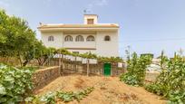 Vista exterior de Casa o xalet en venda en Arucas amb Calefacció, Jardí privat i Terrassa