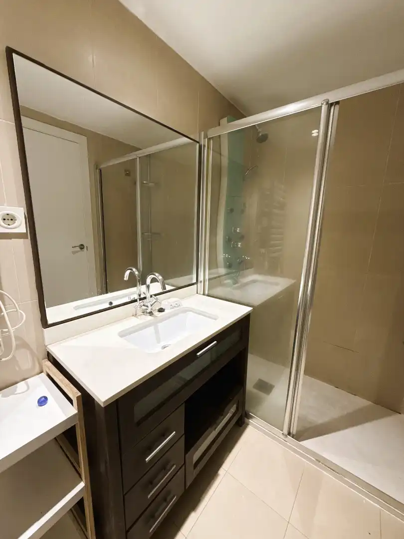 Baño de Dúplex en venta en Madrid con Aire acondicionado, Calefacción y Piscina comunitaria