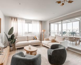 Sala d'estar de Àtic en venda en  Madrid Capital amb Aire condicionat, Calefacció i Terrassa