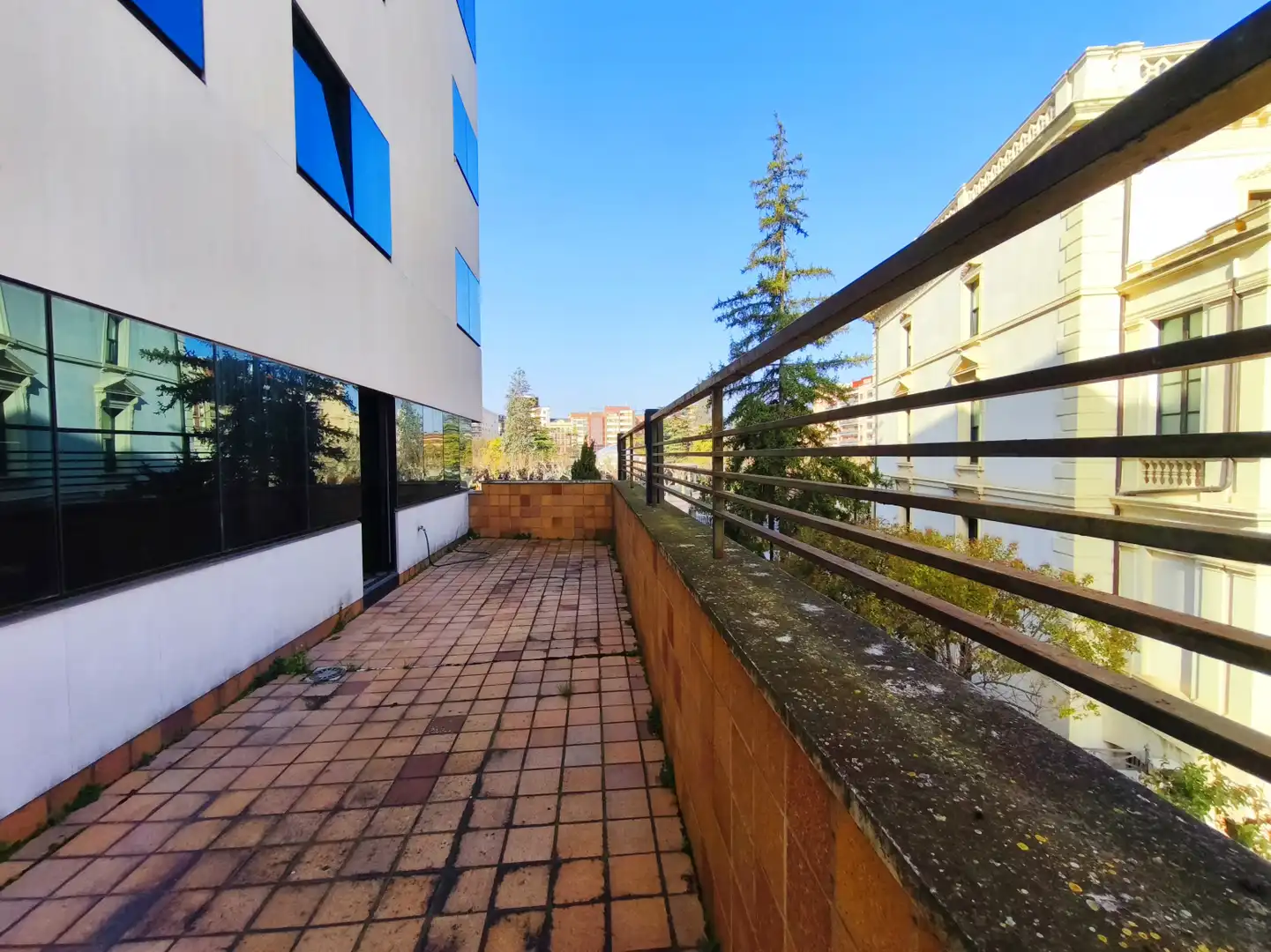 Terraza de Oficina de alquiler en  Logroño con Calefacción