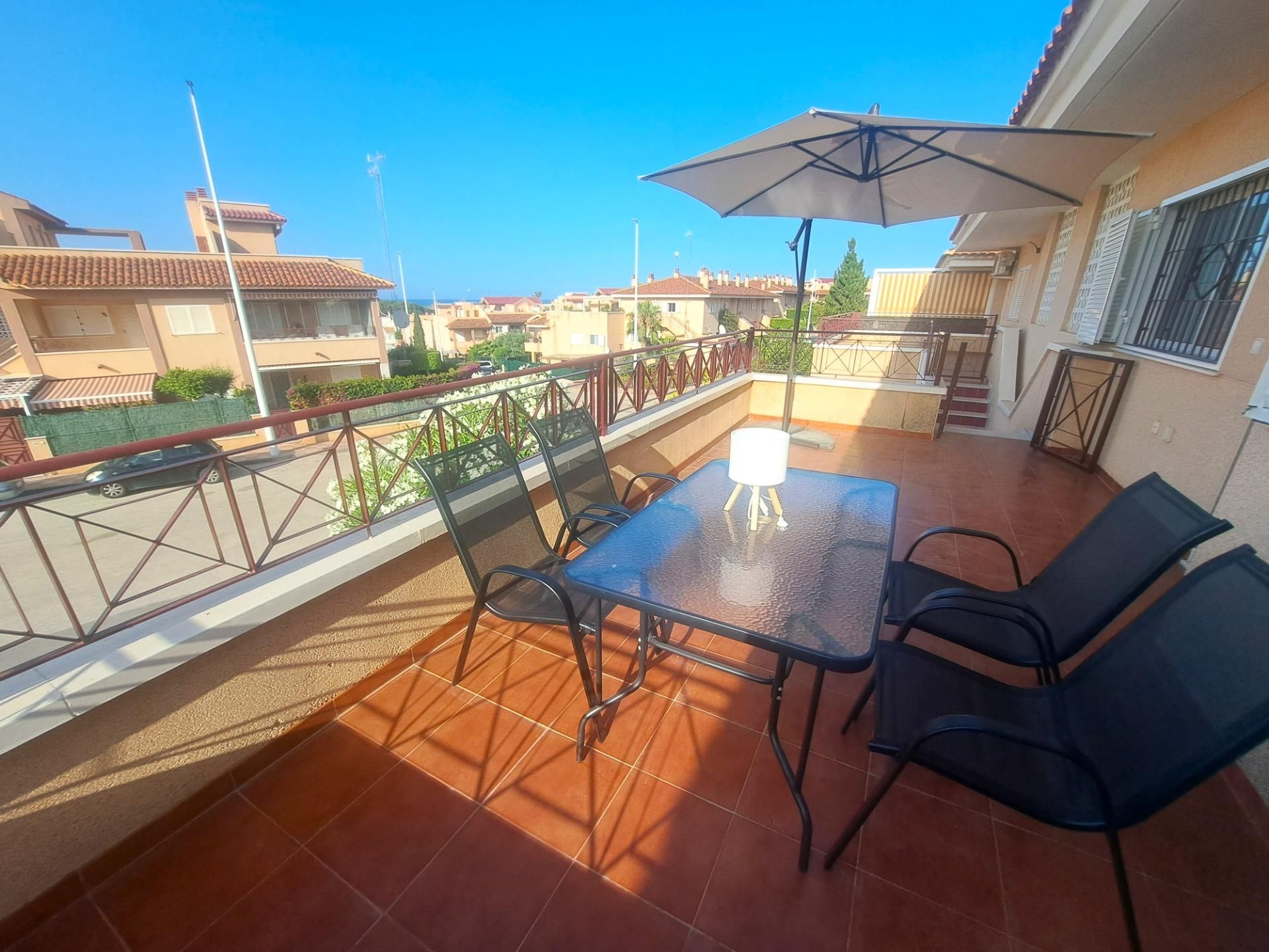 Terrassa de Apartament de lloguer en Santa Pola amb Aire condicionat, Terrassa i Piscina comunitària