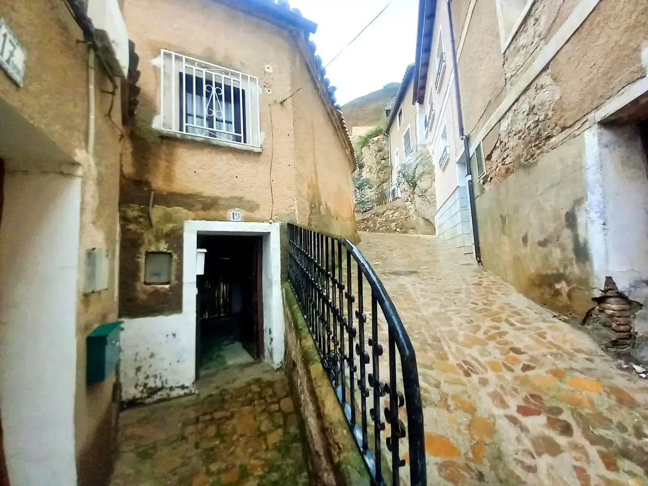 Vista exterior de Casa o xalet en venda en Daroca amb Jardí privat i Traster