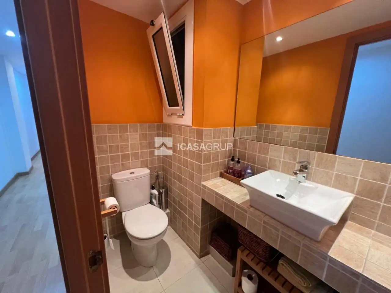 Bathroom of Flat for sale in Sant Cugat del Vallès  with Air Conditioner, Parquet flooring and Balcony