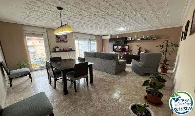 Sala d'estar de Apartament en venda en Roses amb Aire condicionat i Terrassa