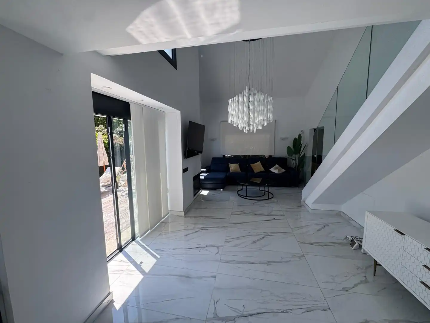 Sala d'estar de Casa o xalet en venda en Canet de Mar amb Aire condicionat, Calefacció i Jardí privat