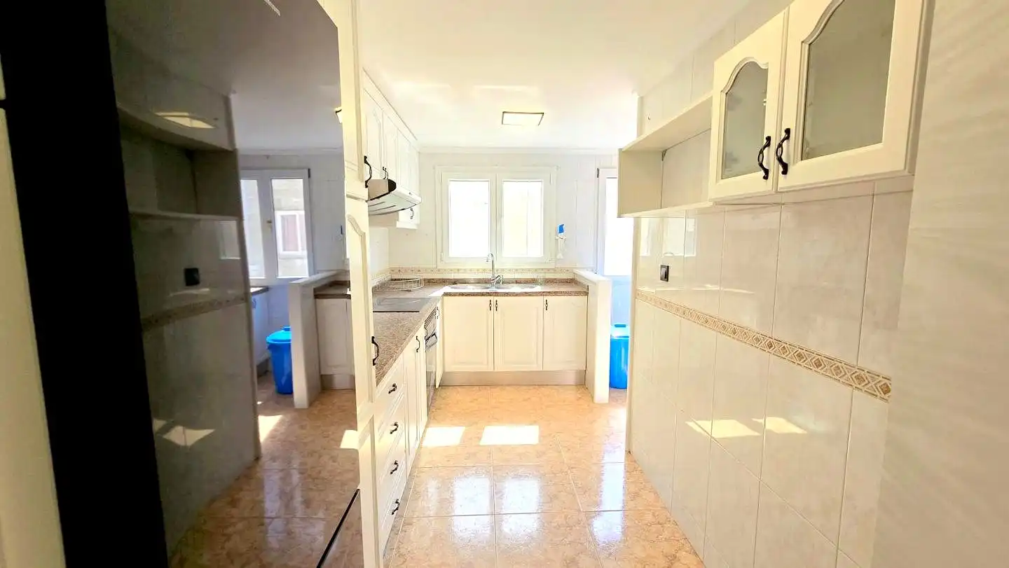 Küche von Wohnung zur Miete in Gandia mit Klimaanlage, Terrasse und Möbliert